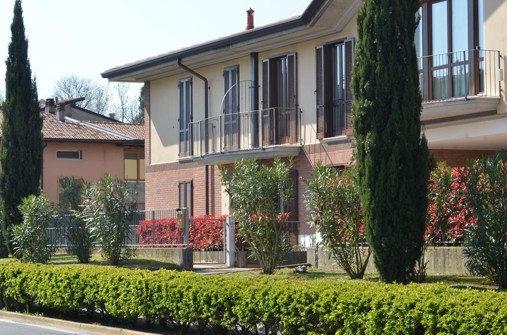 Appartamenti Corte Dei Cipressi Roe Bagian luar foto