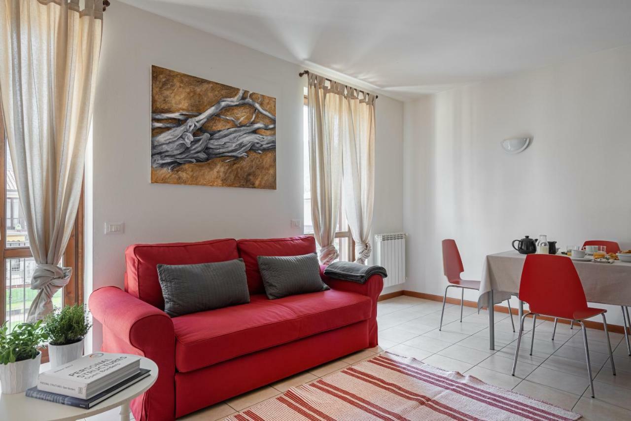 Appartamenti Corte Dei Cipressi Roe Bagian luar foto